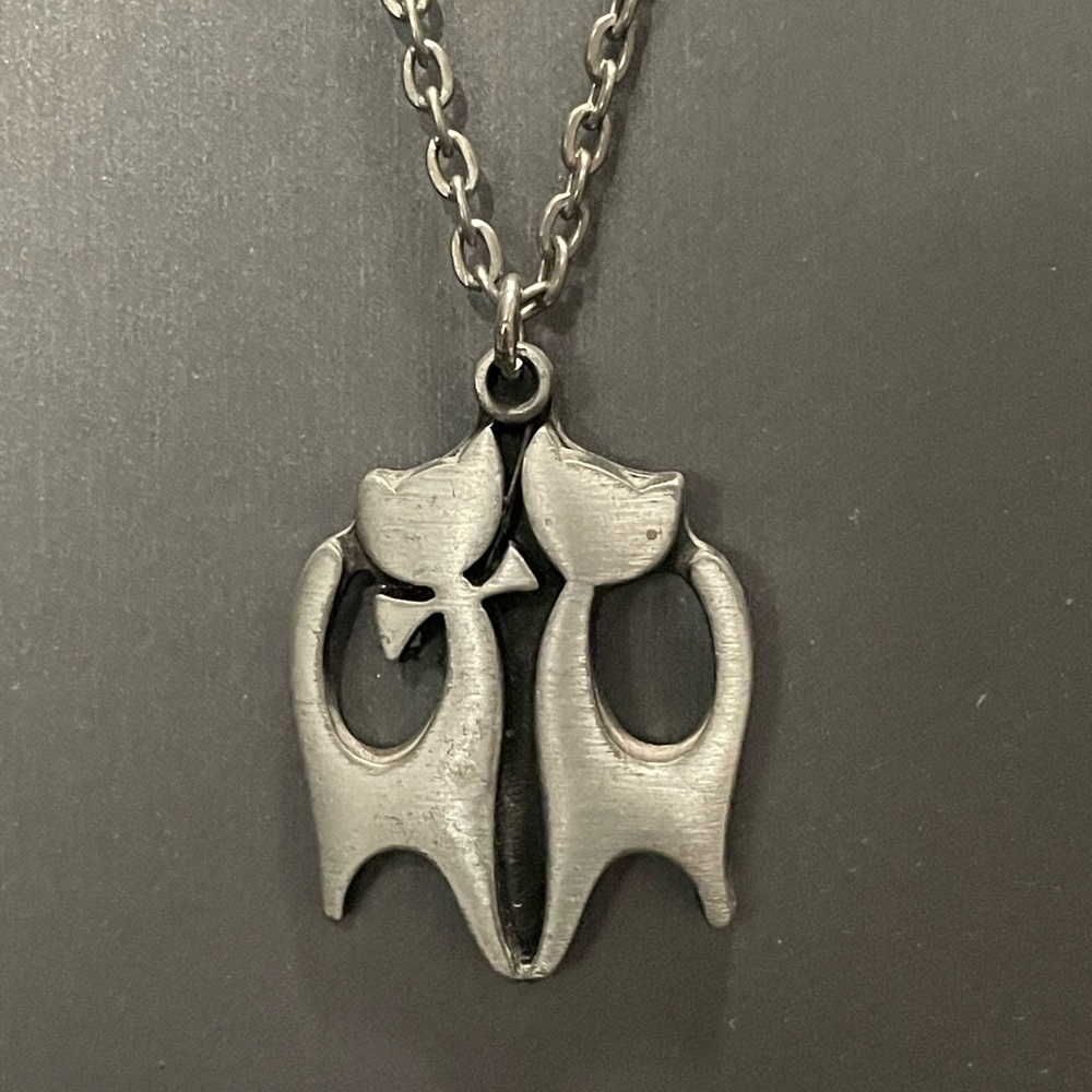 R. Tennesmed Two Cats Pendant Sweden Pewter 20” Chain Modernist Design